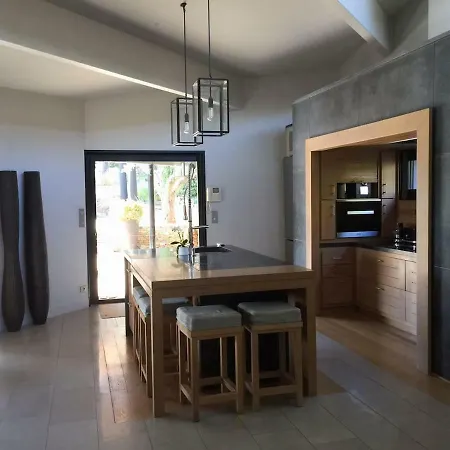 Nostra * Saint-Raphaël