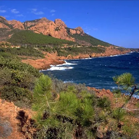 Nostra * Saint-Raphaël